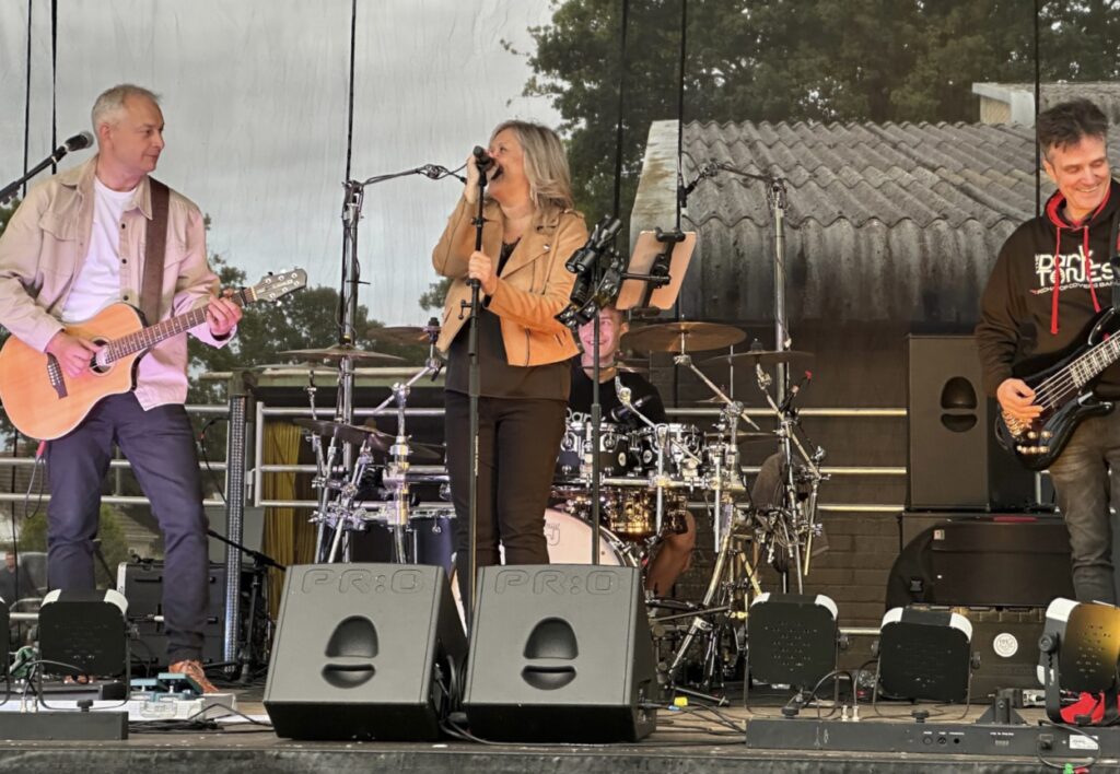 A photo of The Dark Tones at BreamFest 2023